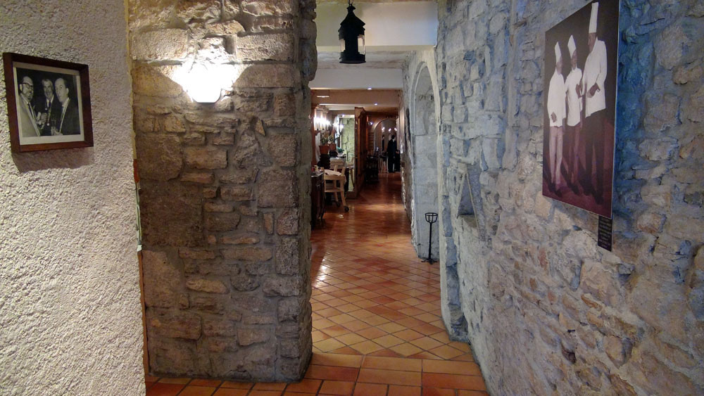 Le couloir menant à la salle à manger