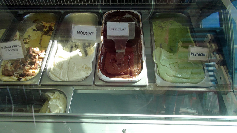 Quelques unes des 12 glaces et sorbets proposés (Il y en a beaucoup plus en saison)