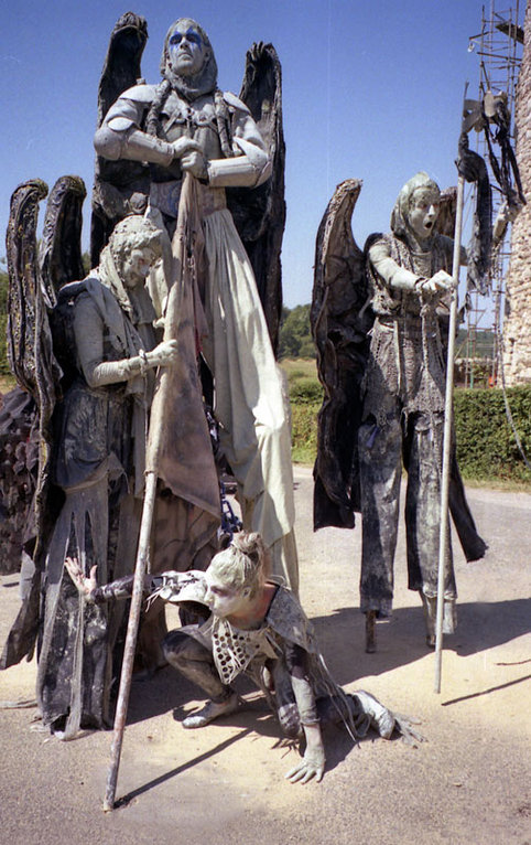 Des membres d'une troupe lors de la Médiévale de Lastours - Août 1998