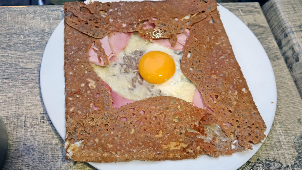 Complète (œuf, jambon 1er choix et emmental)