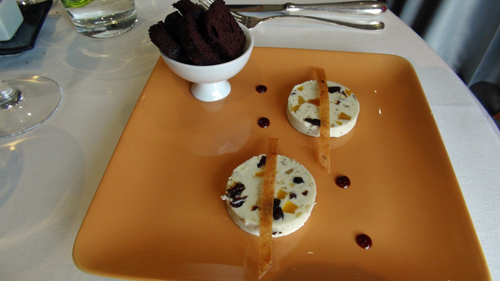 Le parfait au Roquefort et fruits secs, cake cacao.