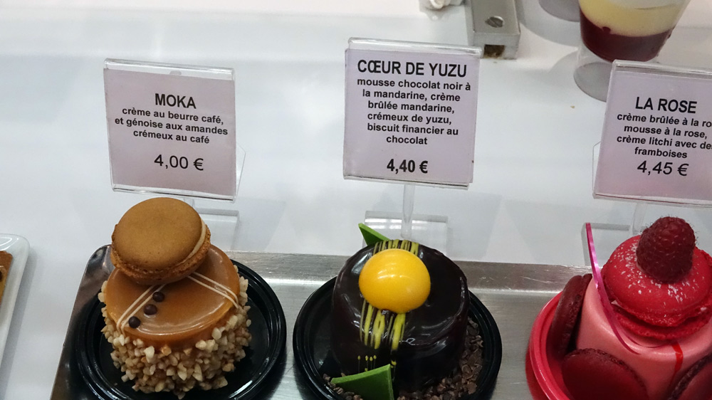 Gâteaux en vitrine