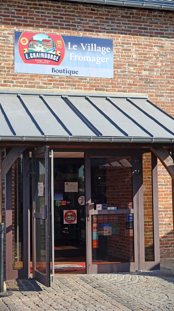 L'entrée et la sortie de la boutique