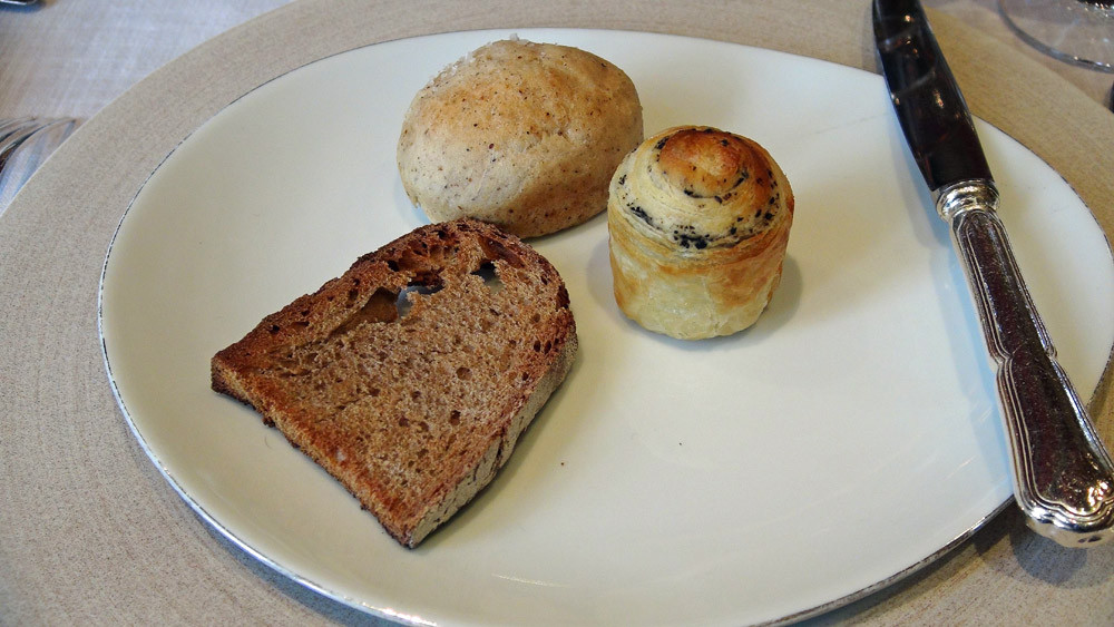 Petits pains au tourteau de noix et d’autres à la fleur de sel