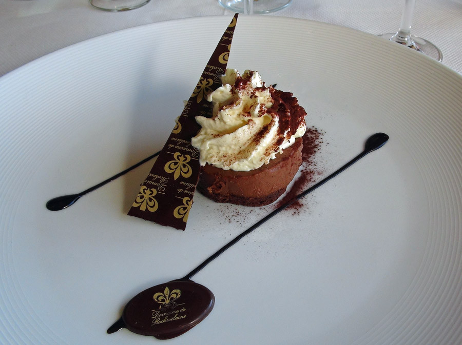Ganache au chocolat, glace vanille et émulsion au café