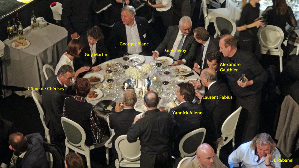Une belle brochette à la table "officielle"