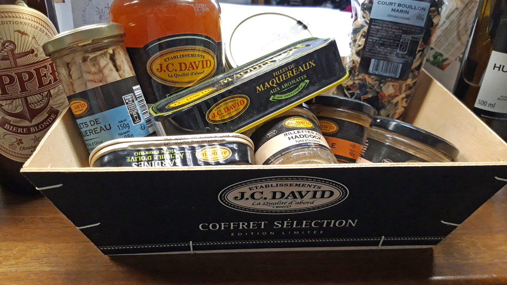 Sur le comptoir de l'accueil