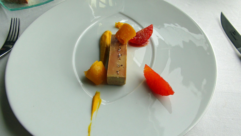 Douceur et acidité avec le potimarron vert et l’orange sanguine, pour un foie gras de canard froid des Landes.
