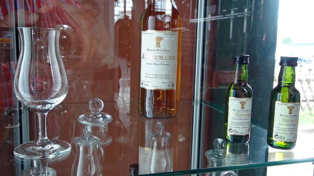 Le Whisky limousin (en bouteille de 70 cl et en miniature de 5 cl)