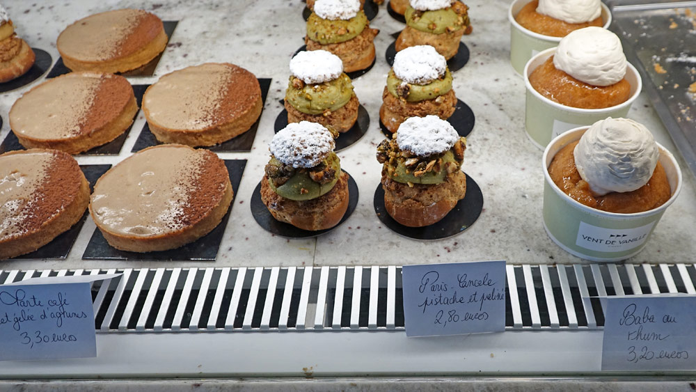 Tarte café et gelée d'agrumes - Paris-Cancale pistache et praliné - "Savarin" au rhum 