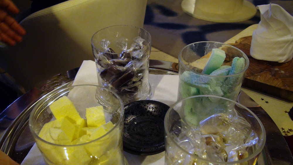 Caramel chocolat/fève de tonka, Nougat, Guimauves piña colada et mojito/menthe