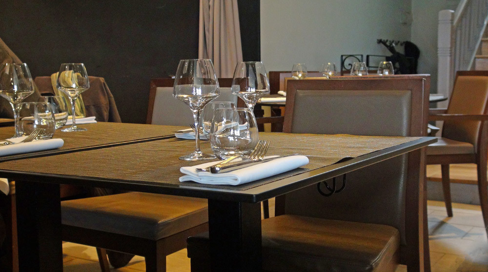 Table & chaise
