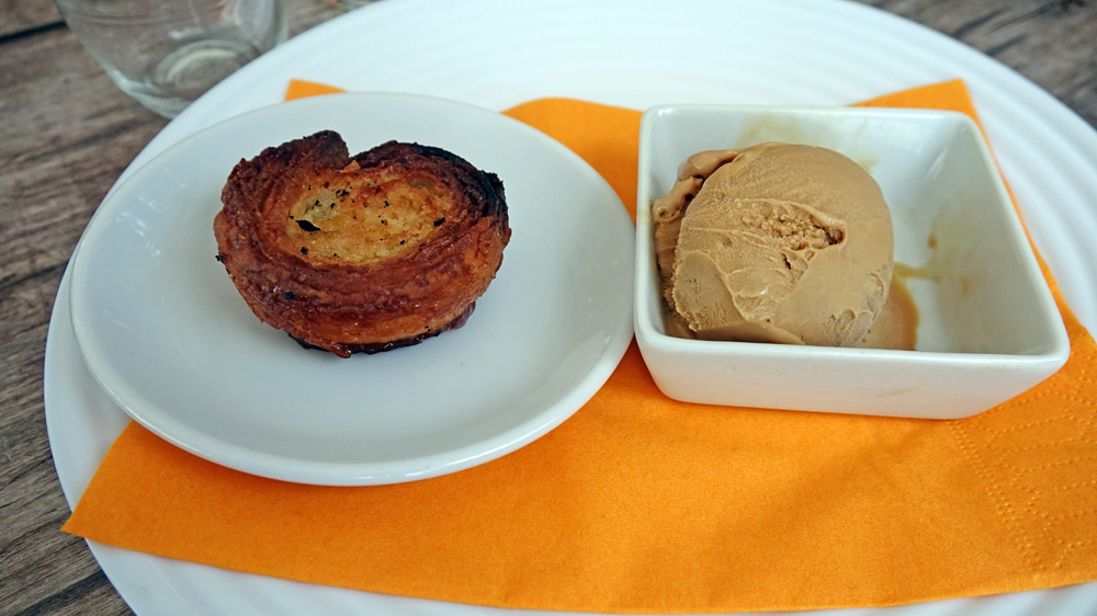 Mini Kouign-Aman et glace au caramel au beurre salé