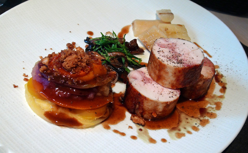 Tournedos de pintade farcie, légumes oubliés au jus