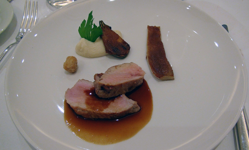 Quasi de veau de lait /aubergine au Tamarin / purée de céleri