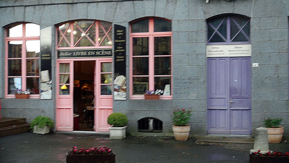 Oui c'est flou, mais y'a pas de loup !