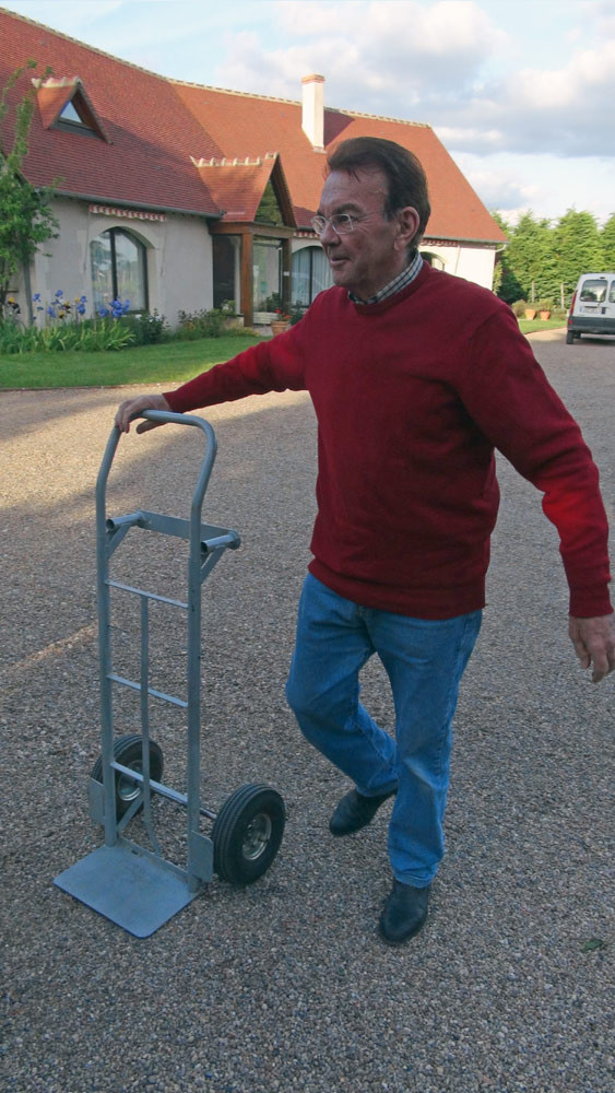 Henry, il livre même à domicile ... mais c'est à votre véhicule, bien sûr