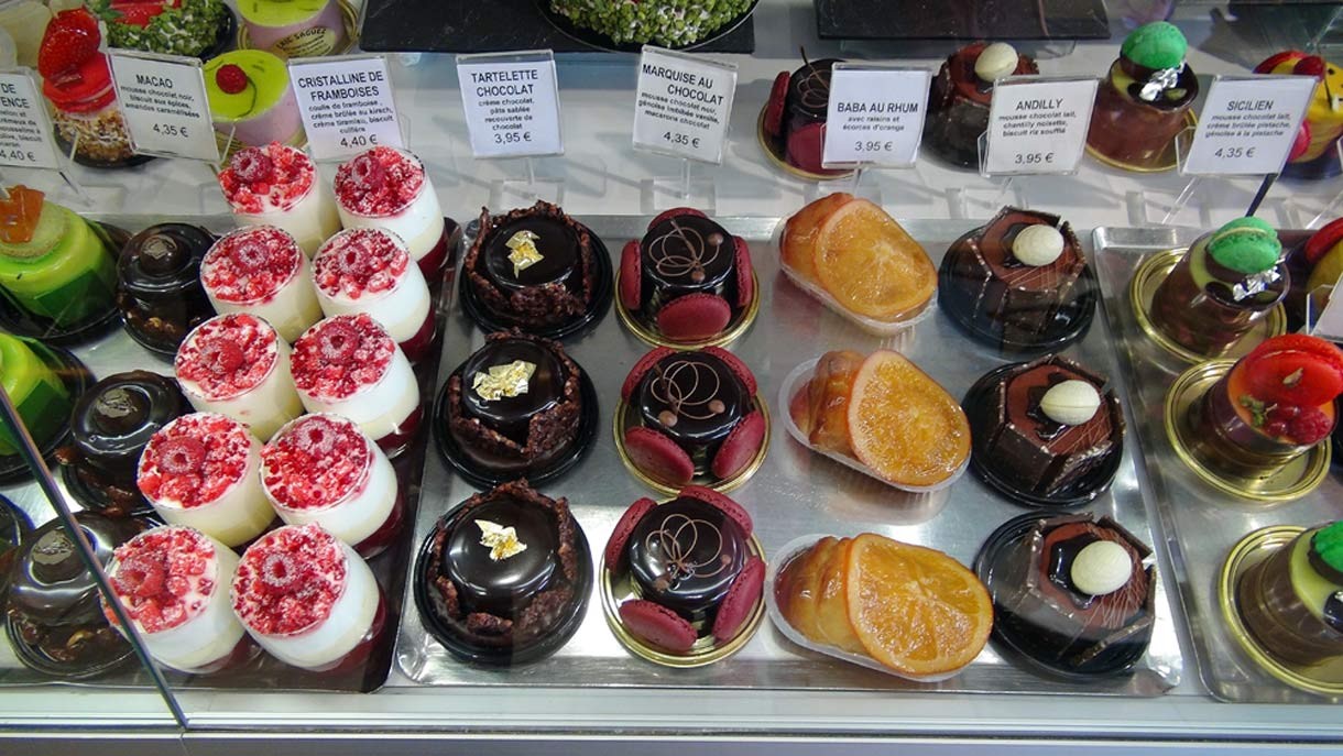 Macao - Cristalline de framboises - Tartelette chocolat - Marquise au chocolat - Baba au rhum - Andilly - Sicilien