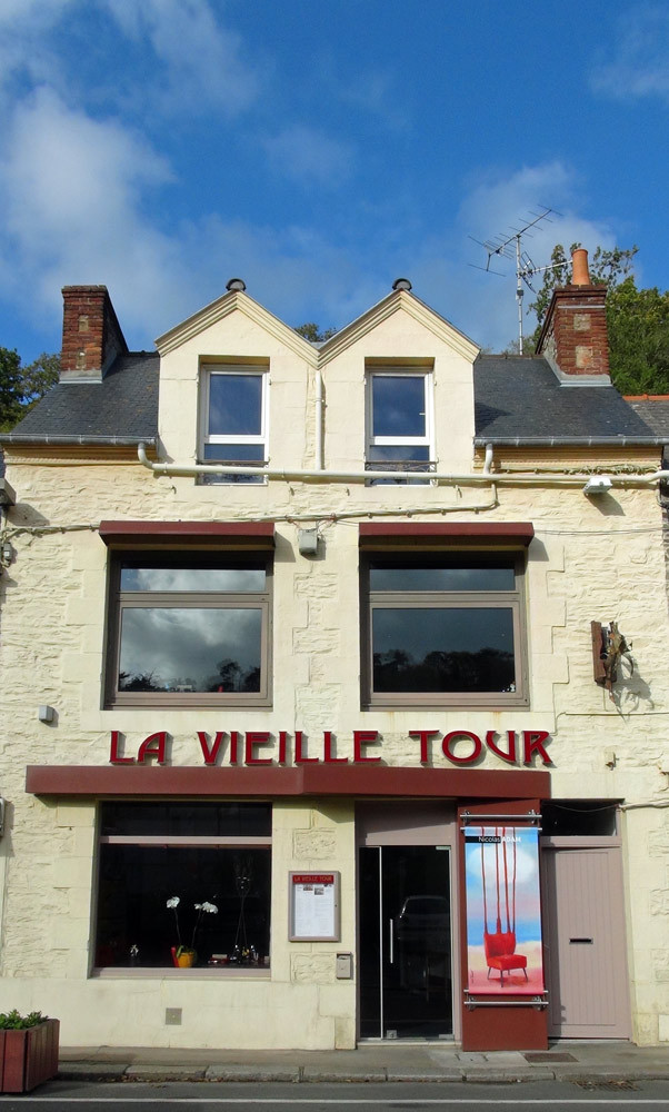 La façade de la Vieille Tour