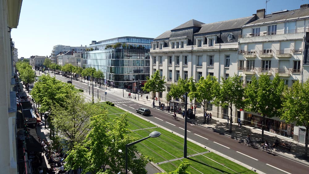 La vue sur la gauche sur le boulevard du Maréchal Foch