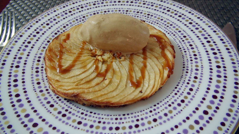 Tarte fine aux "calville", caramel au beurre salé