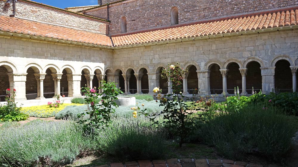 Le Cloître
