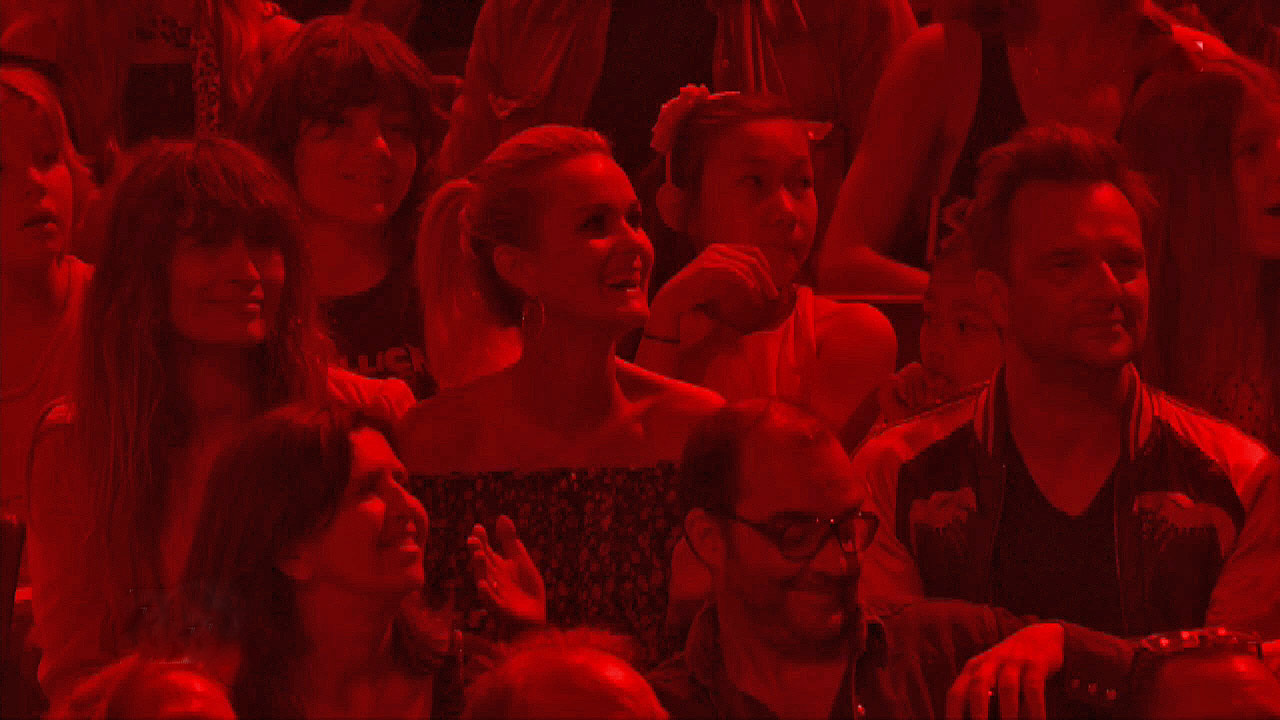 ... sous l’œil amusé de Laeticia et David ! - Crédit photo TF1