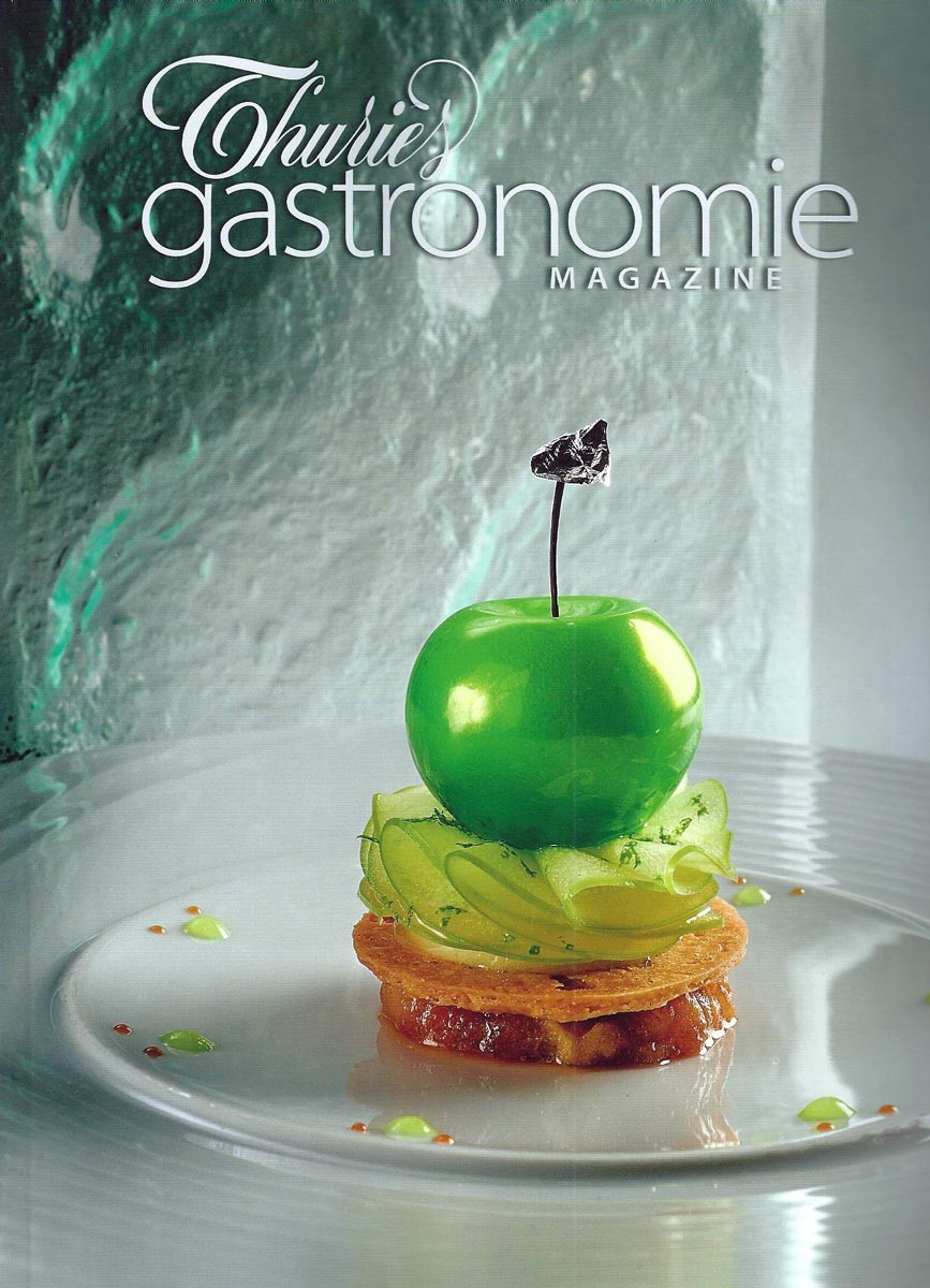 Pomme granny smith confite, émulsion et sorbet pomme verte - Crédit photo : Thuries gastronomie magazine N° 263 d'octobre 2014