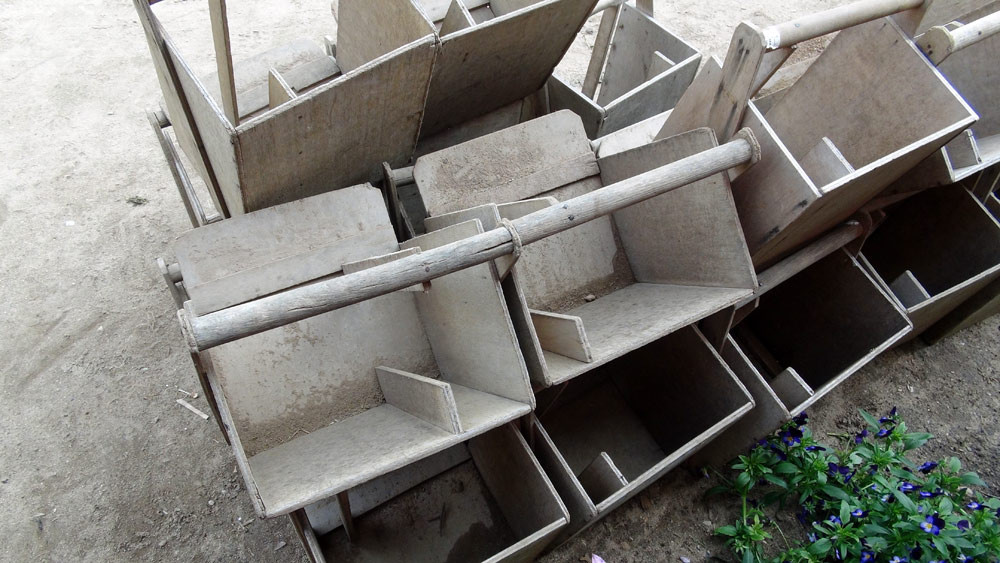 Les boîtes en bois utilisées pour la récolte