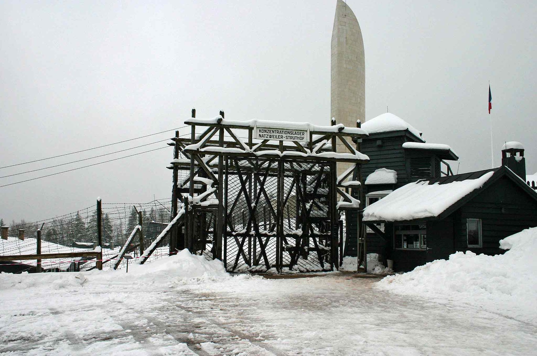 L'entrée du camp - 25 mars 2007