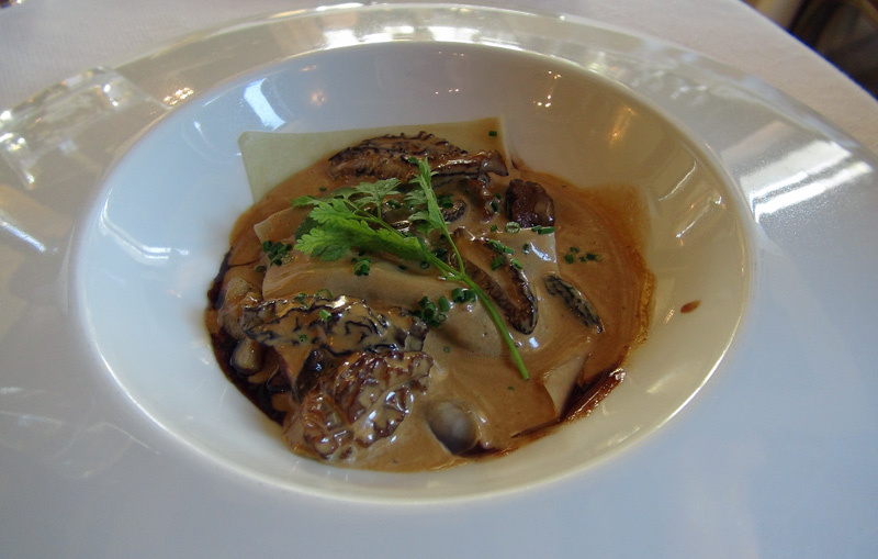 Raviole d'escargots et ris de veau
