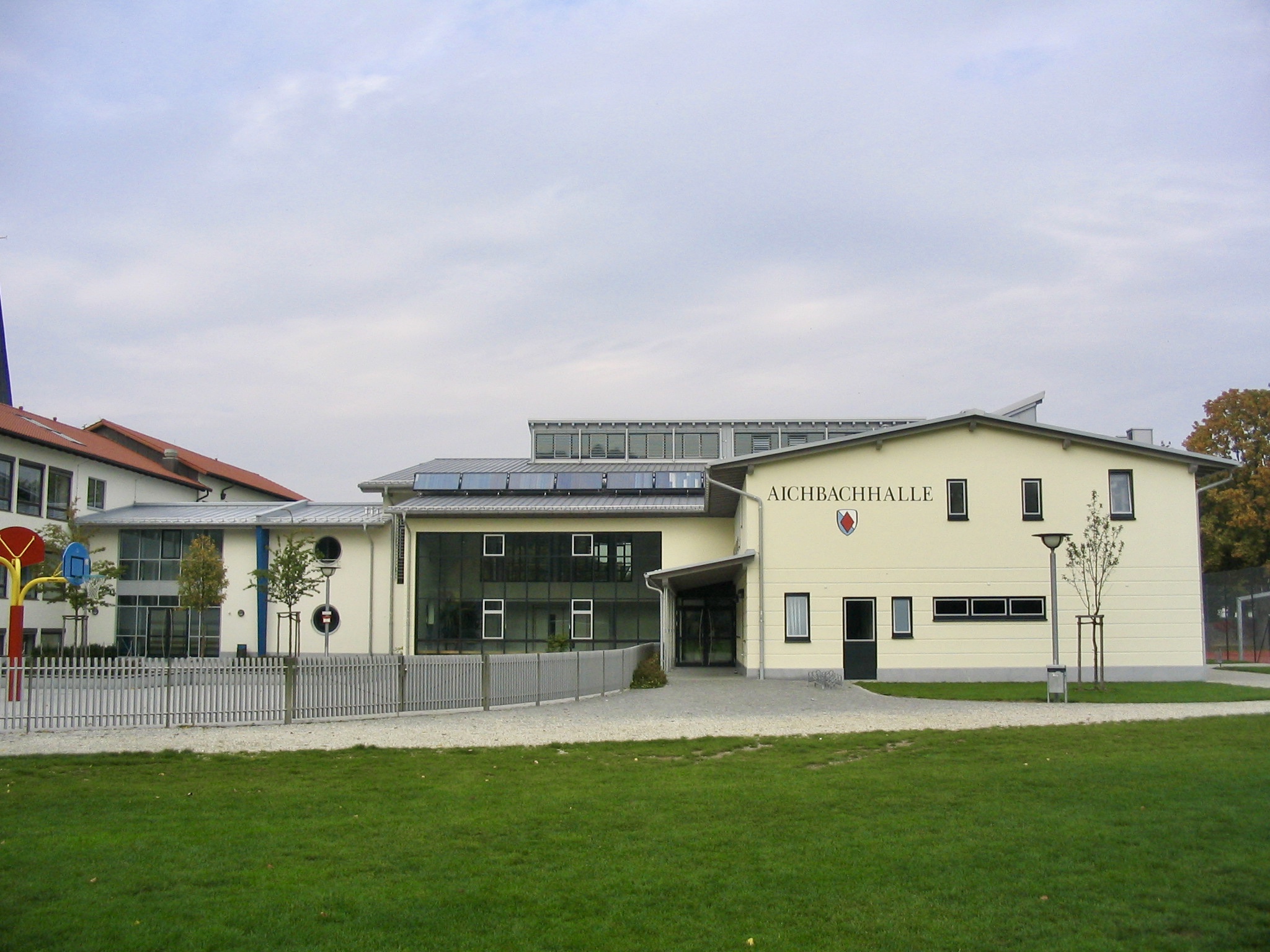 Neubau Zweifachturnhalle Niederaichbach 2002