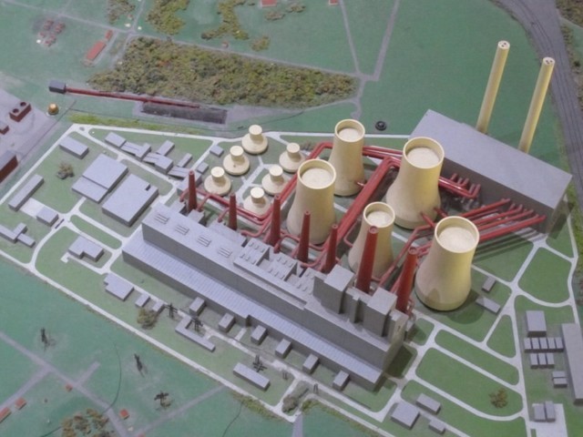 Centrale a carbone: metà dell'energia elettrica mondiale si produce così.