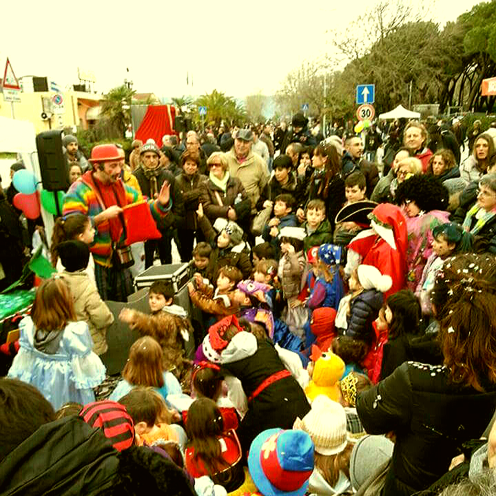 spettacolo comico di magie