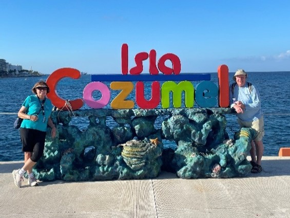 PSC Business Card relaxes at Isla Cozumel with Juan A and Scott S