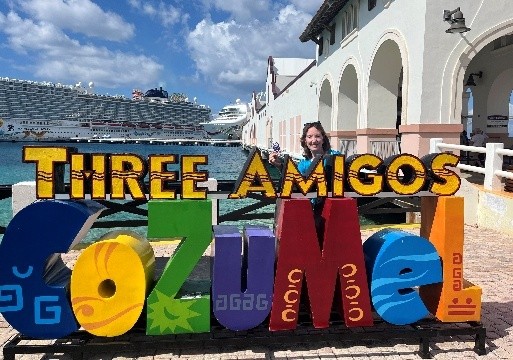 PSC Business Card cruised its way to the Cozumel port while Pauline M escorted