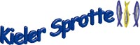 Logo: Kieler Sprotte. Geschwungender Schriftzug mit 3 Fischen (Sprotten) dahinter.