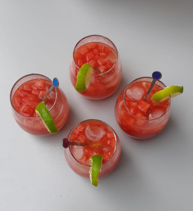 Oh wie lecker... Melone, Kokoslikör, Sekt und Limette... Schwer lecker 😋