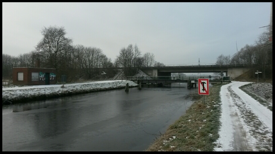 Tanjas Gefängnis am Ems-Jade-Kanal