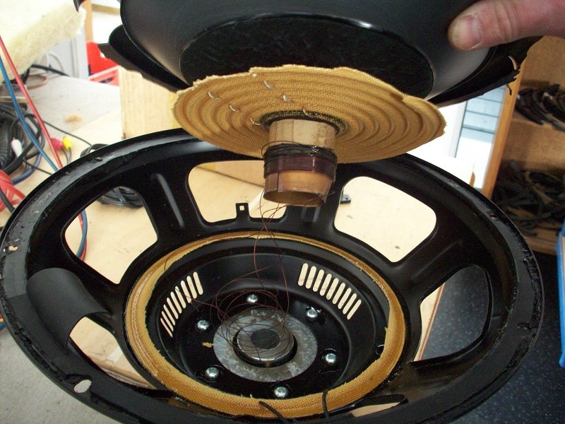 Repataturen von Lautsprechern - Reconing eines Bass-Chassis...