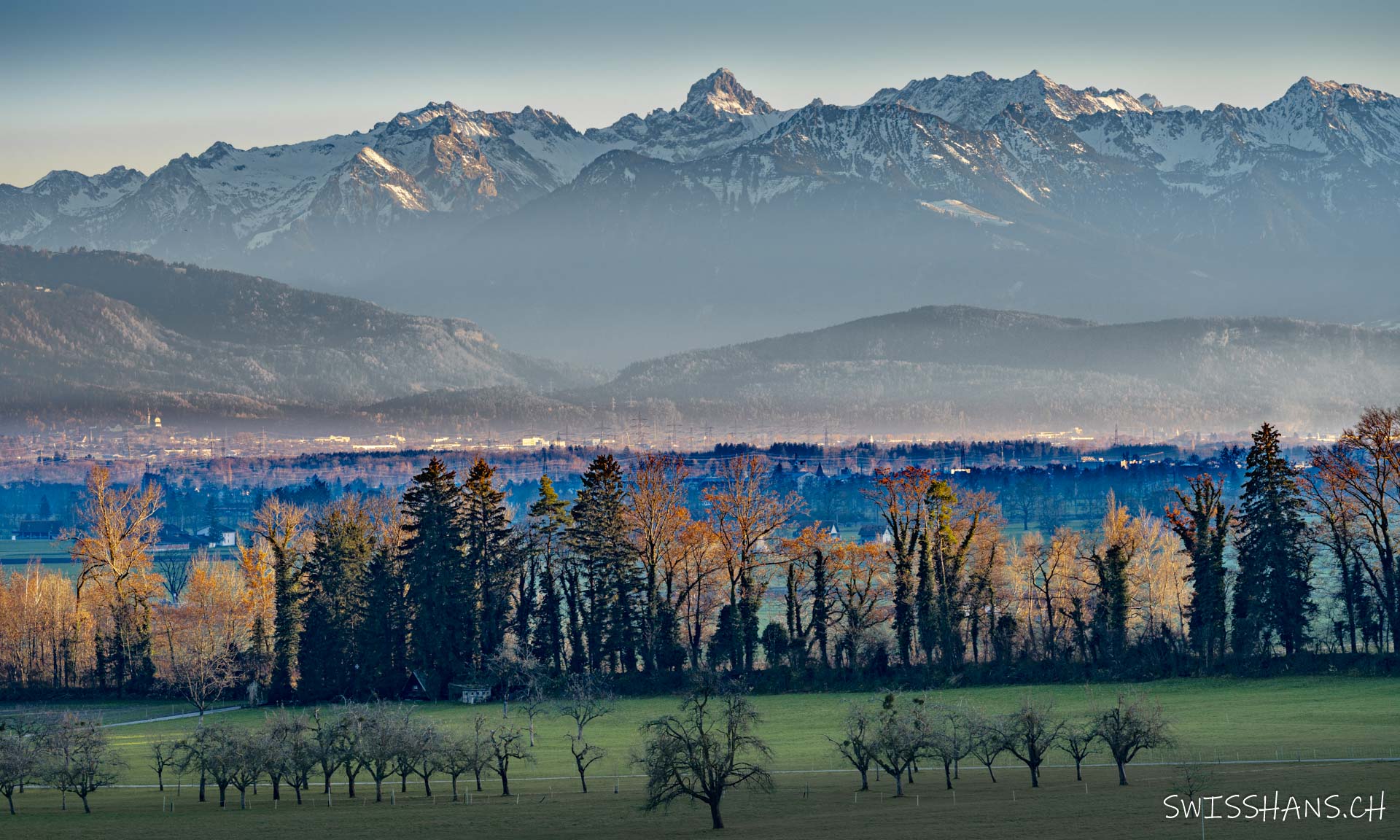 rheintal-windschutz-herbststimmung-berge