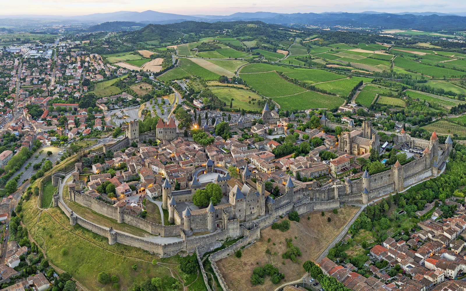 歴史的城塞都市カルカッソンヌ 世界遺産データベース
