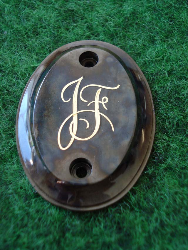 Pistolengriffkäppchen von Sommer-Exklusiv - Monogramm aus Gold - Gravur - veredelt by Sommer Exklusiv - Blaser