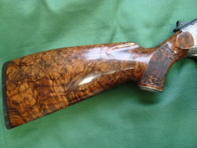 Blaser R8 Schaft von Sommer Exklusiv veredelt - edles Wurzelholz