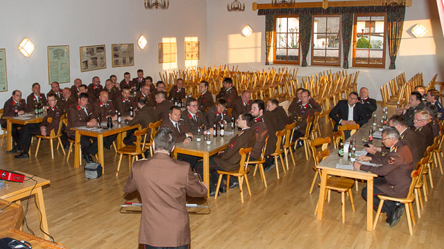 die Delegierten der Feuerwehren des westlichen Mittelgebirges