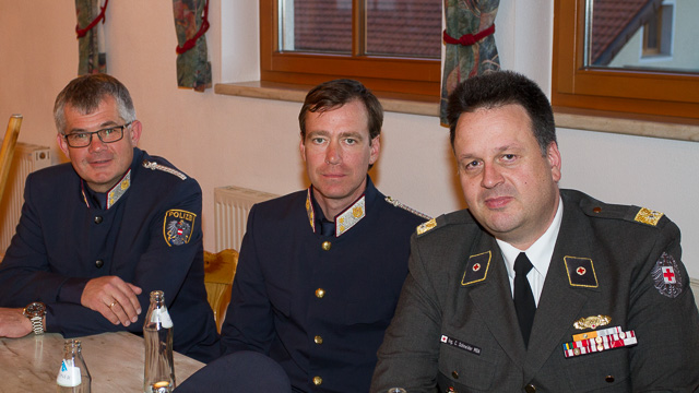 Vertreter der Polizei und Rotes Kreuz Innsbruck-Stadt