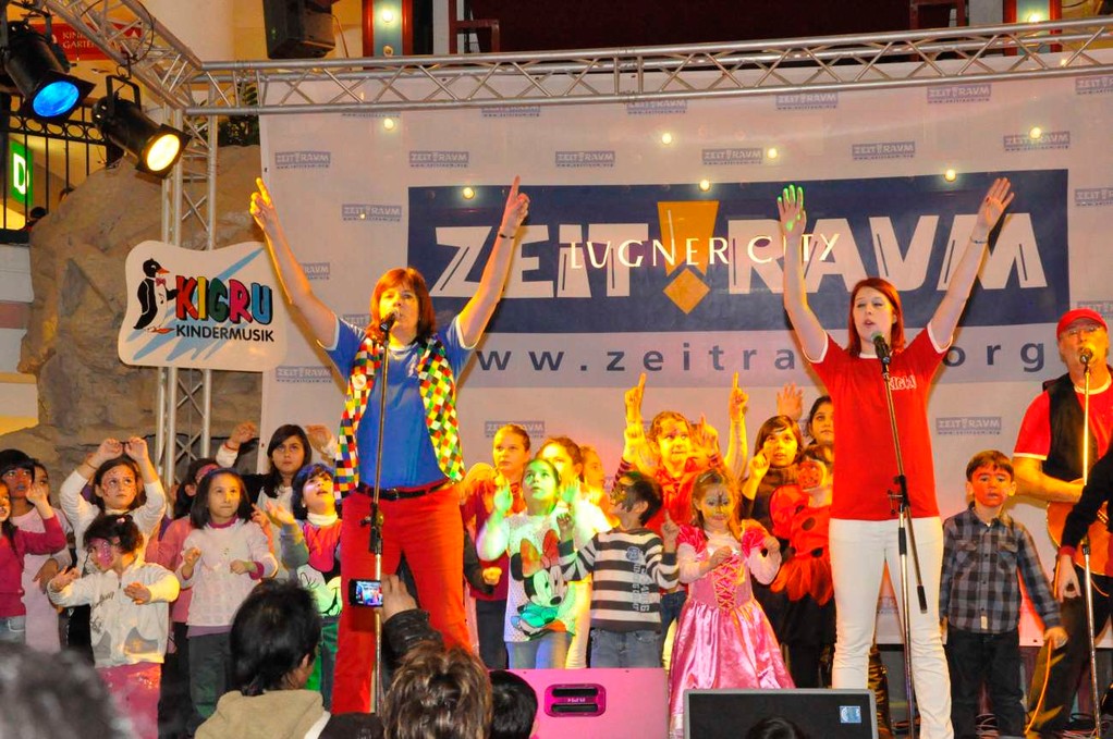KIGRU Show - Action