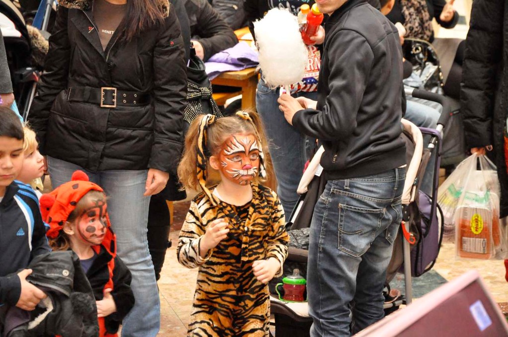 KIGRU Show - verkleidete Kinder