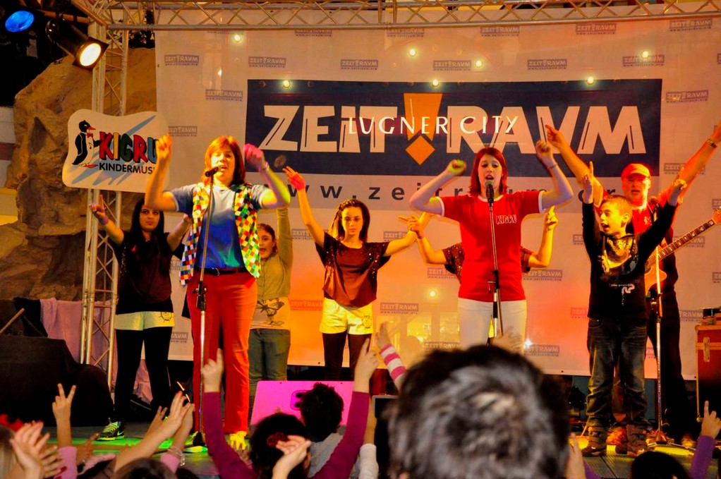 KIGRU Show - Action