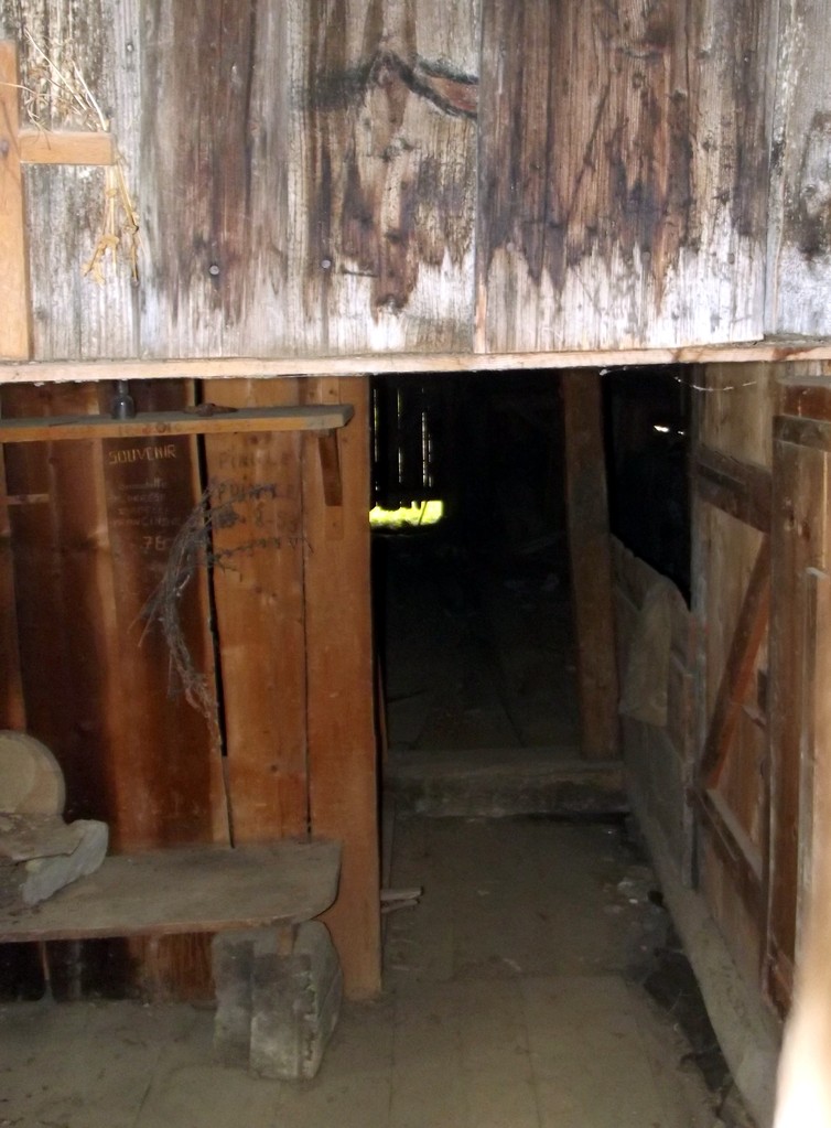 intérieur d'ancien chalet